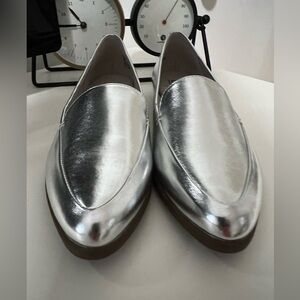 Cliffs by White Mountain Silver Loafers for Women size 8